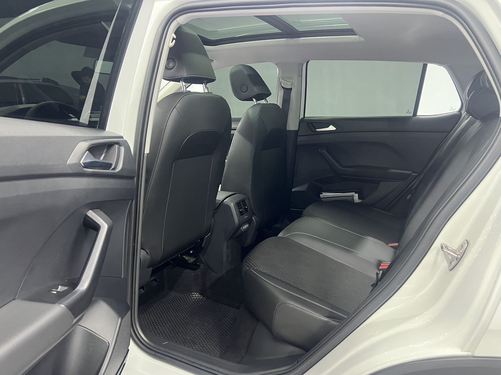 2024 #17 2024 imagen de coche #17