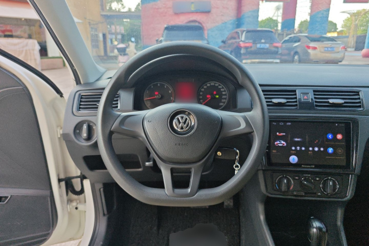 Volkswagen Santana 2019 صورة سيارة #11