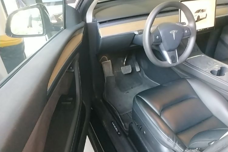 Tesla Model Y 2022 #16 Tesla Model Y 2022 car image #16