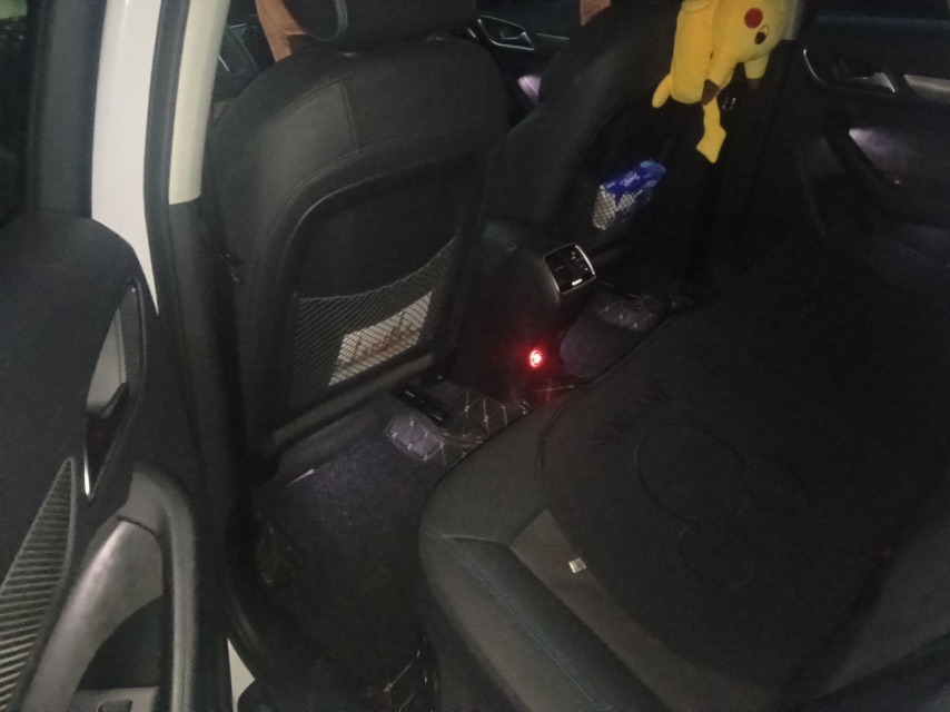 Audi Q3 2018 car image #3