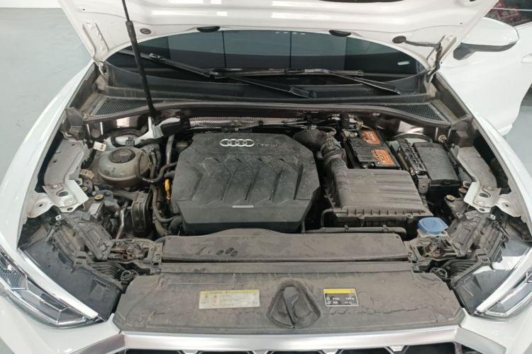 Audi Q3 2019 car image #20