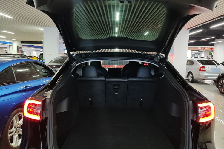 Tesla Model Y 2023 #19 Tesla Model Y 2023 car image #19