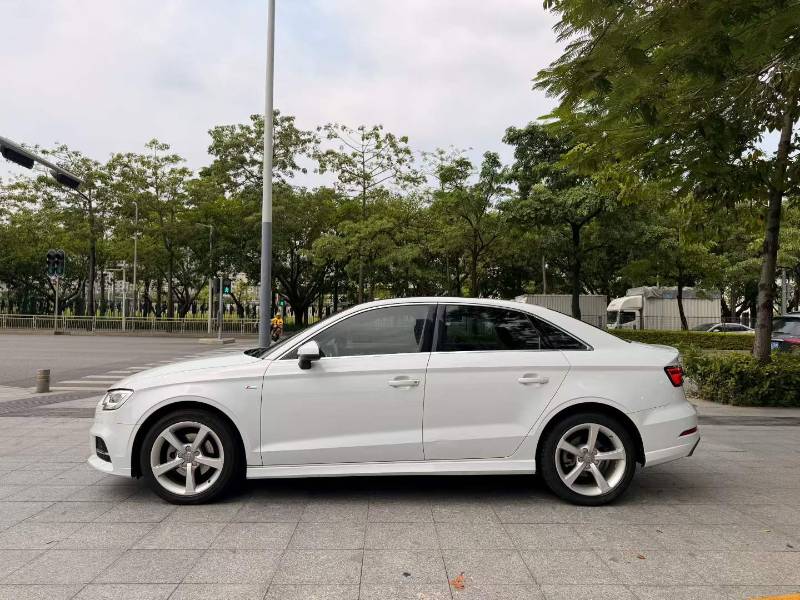 Audi A3 2019 car image #5