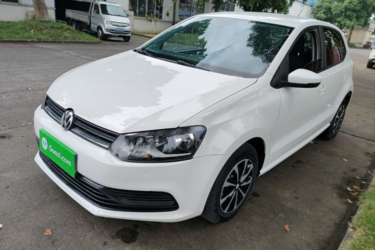 Volkswagen Polo 2017 car image #2