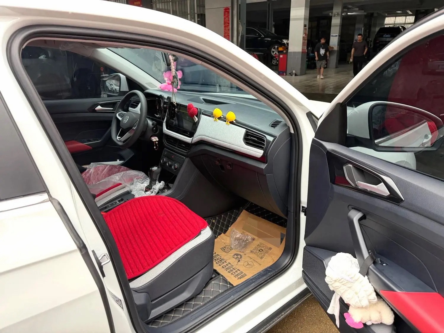 Volkswagen Tharu 2025 car image #10