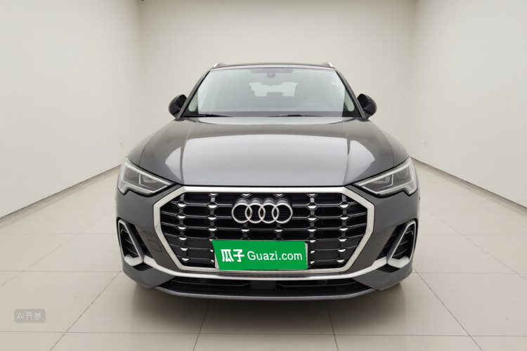 Audi Q3 2023 car image #3