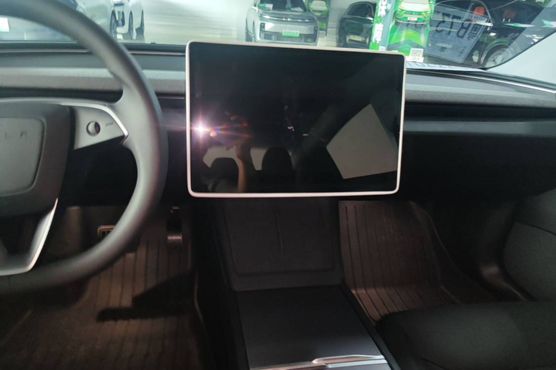 Tesla Model 3 2024 car image #14