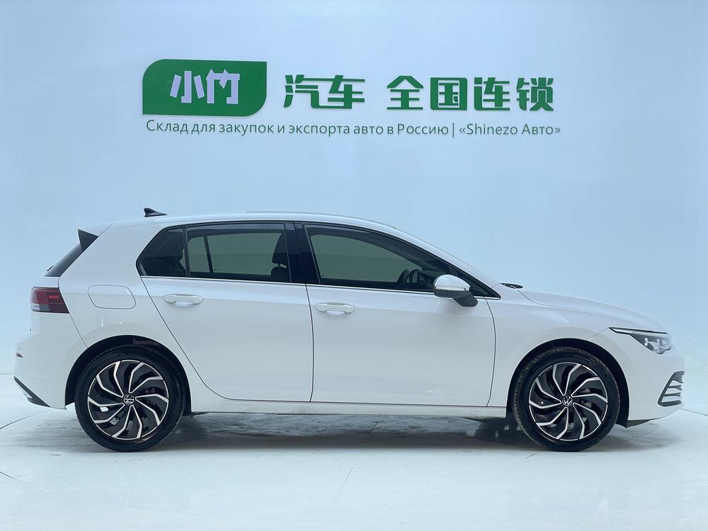 Volkswagen Golf 2022 car image #8