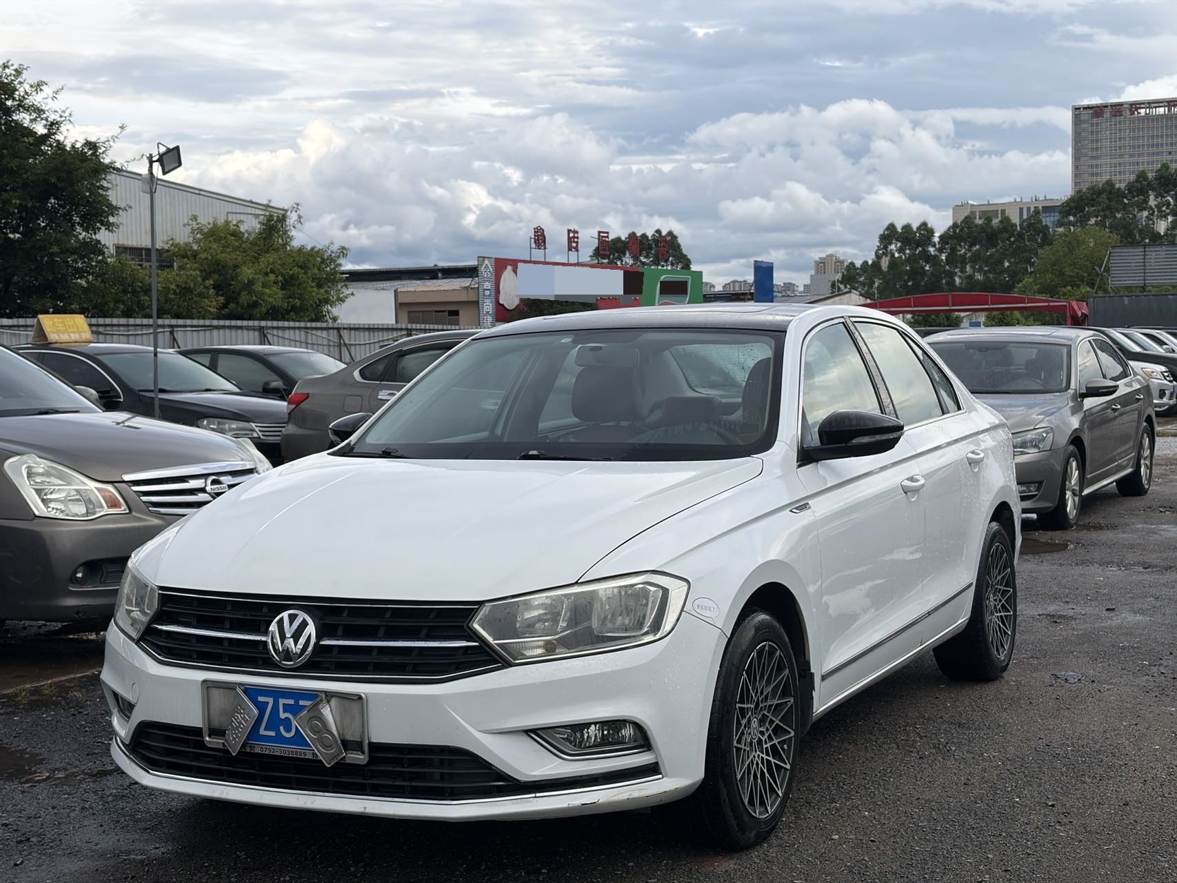 Volkswagen Bora 2016 car image 