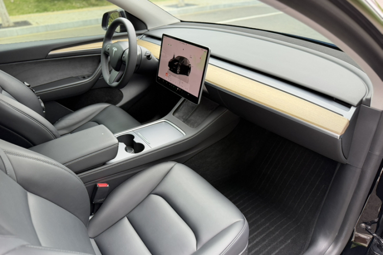 Tesla Model Y 2022 #18 Tesla Model Y 2022 car image #18