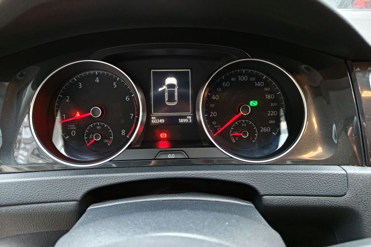 Volkswagen Golf 2020 car image #12