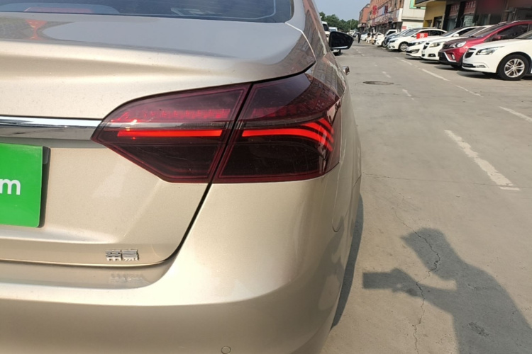 GEELY Emgrand 2020 car image #8