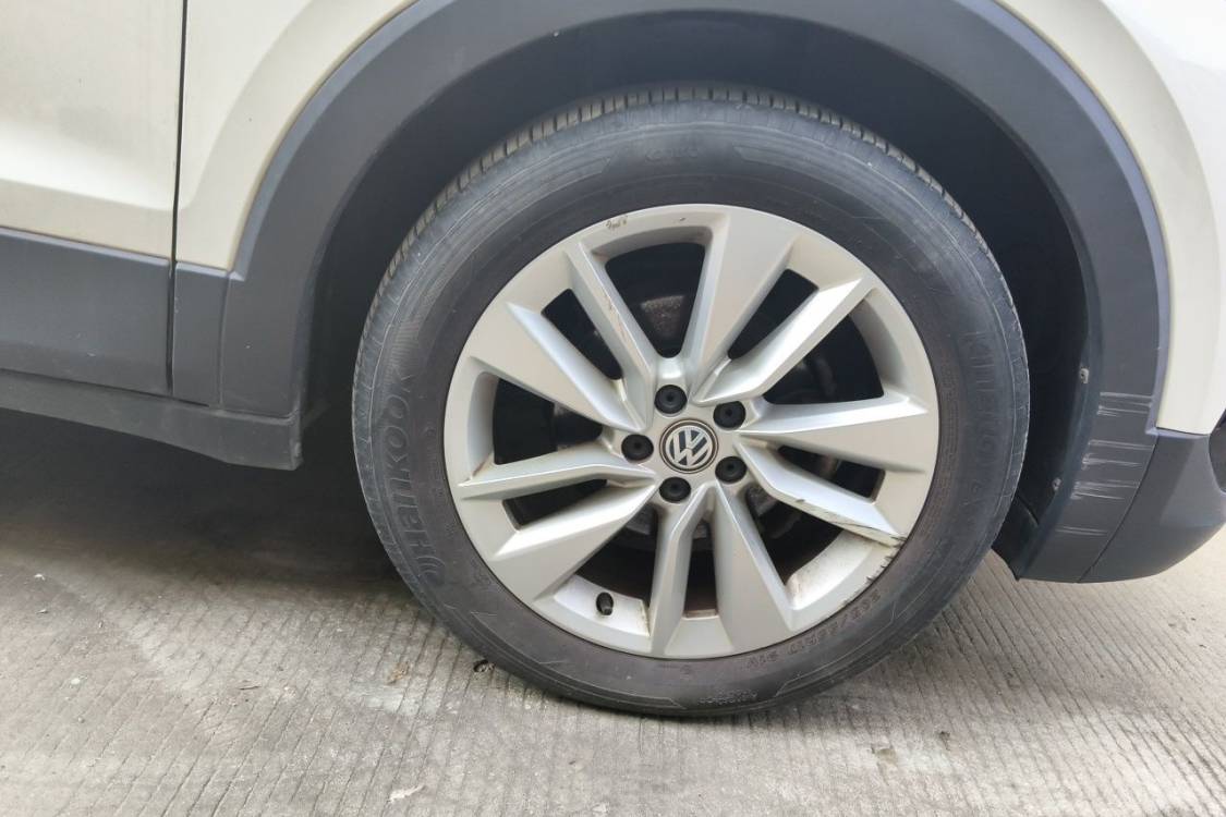 Volkswagen T-Cross 2020 car image #9