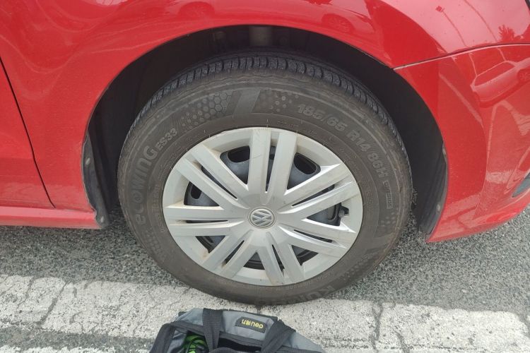 Volkswagen Polo 2017 car image #9