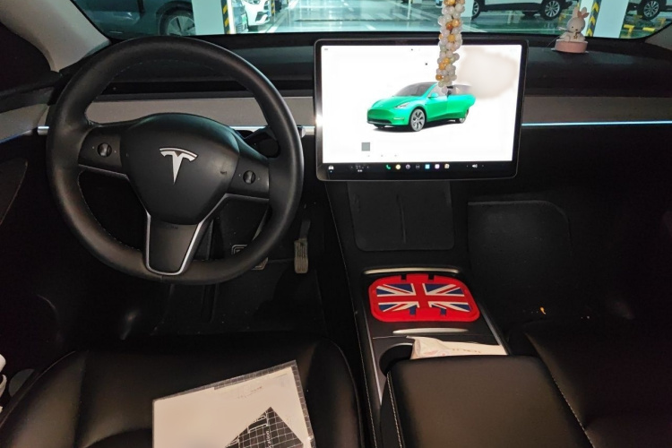 Tesla Model Y 2024 #12 Tesla Model Y 2024 car image #12