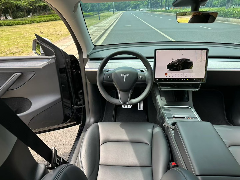 Tesla Model Y 2023 #9 Tesla Model Y 2023 car image #9