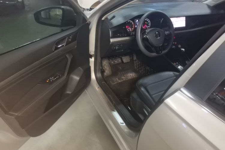 Volkswagen Lavida 2021 car image #16