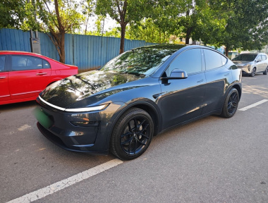 Tesla Model Y 2025 car image 