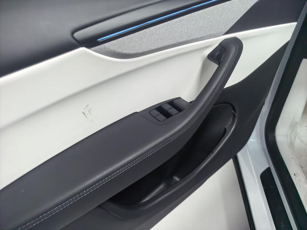 Tesla Model Y 2025 #12 Tesla Model Y 2025 изображение автомобиля #12