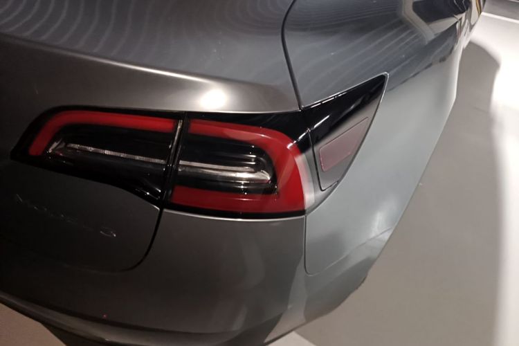 Tesla Model 3 2022 car image #8