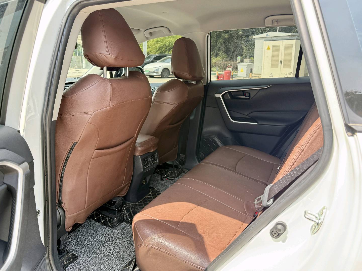 Toyota RAV4 2024 car image #5