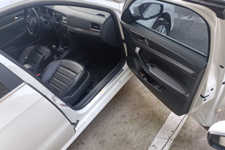 Volkswagen Lavida 2017 car image #27