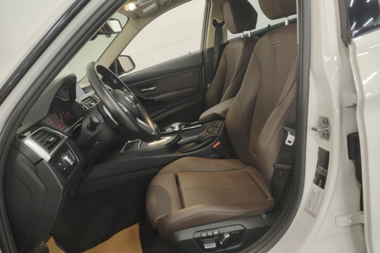 BMW 3 Series 2018 #15 BMW 3 Series 2018 car image #15