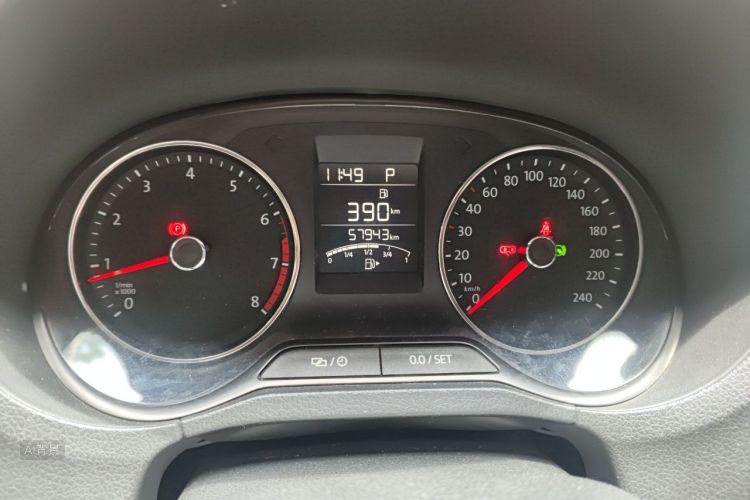 Volkswagen Polo 2018 car image #13