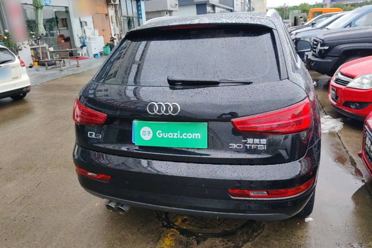 Audi Q3 2017 car image #6