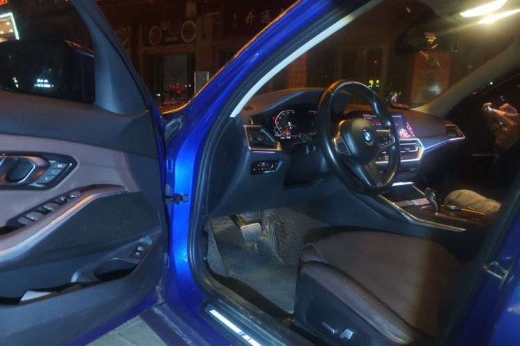 BMW 3 Series 2020 car image #13