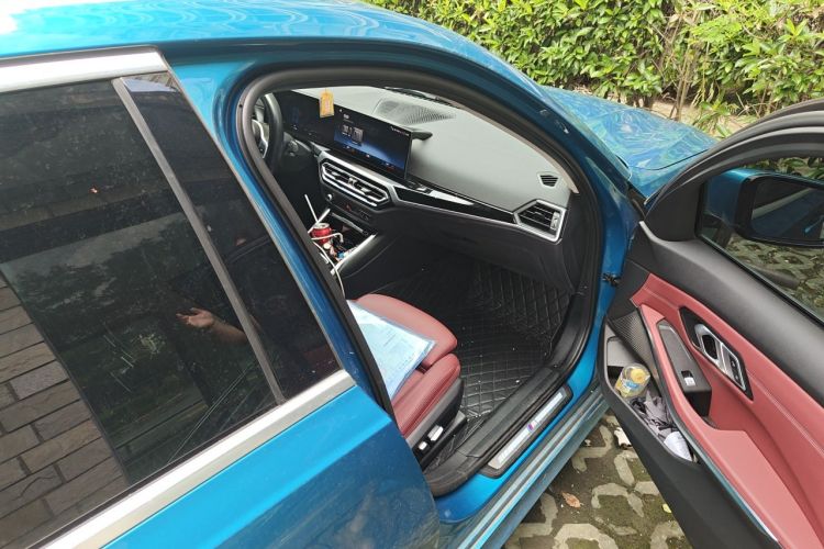 BMW 3 Series 2023 car image #21