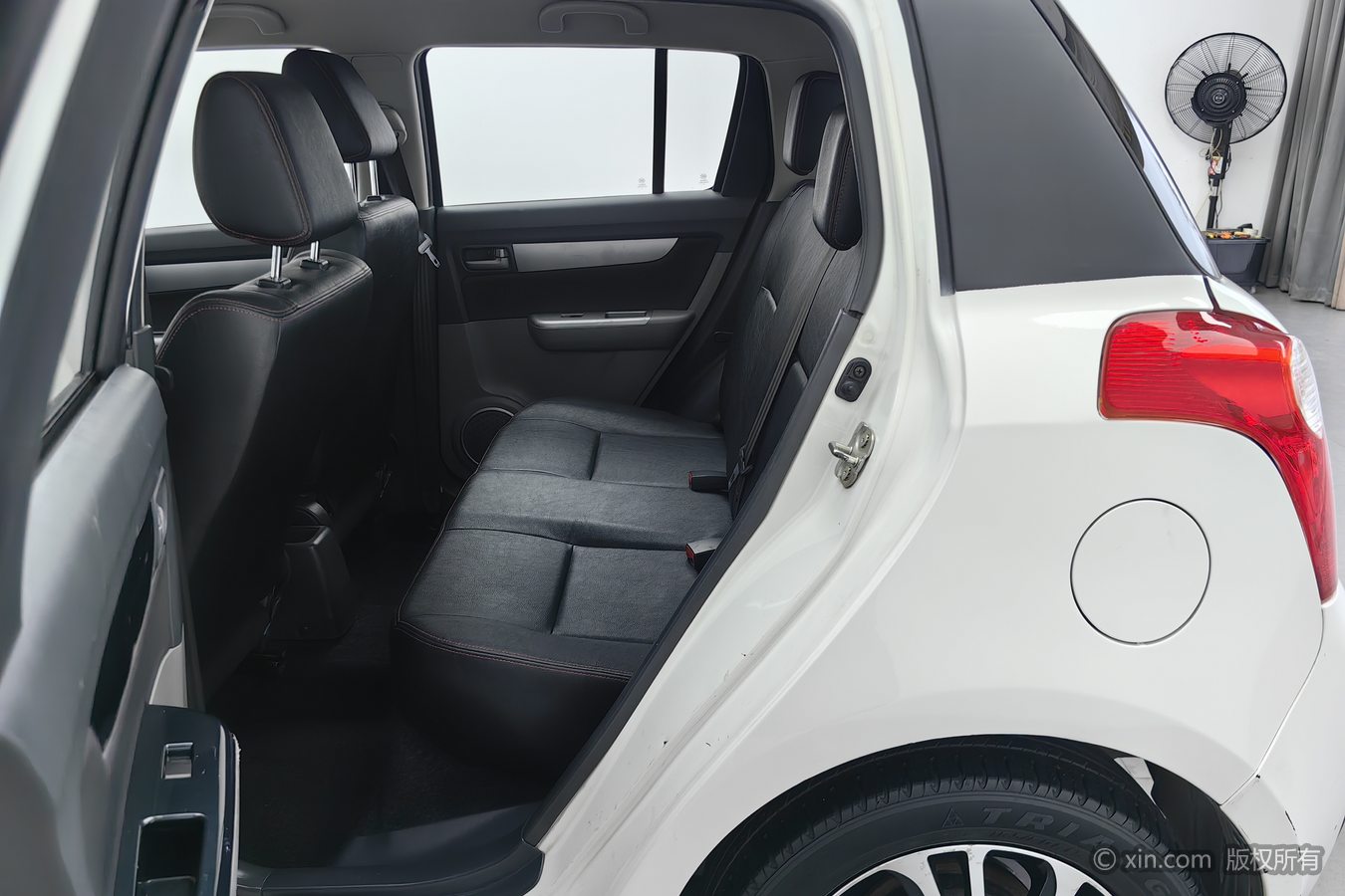 Suzuki Swift 2018 #16 Suzuki Swift 2018 car image #16
