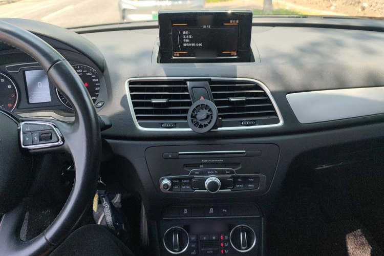 Audi Q3 2017 #17 Audi Q3 2017 car image #17