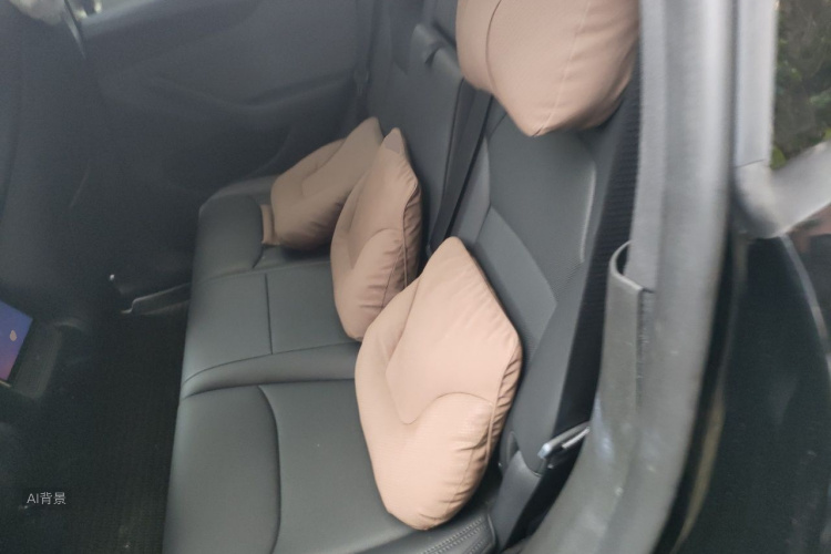 Tesla Model Y 2025 #19 Tesla Model Y 2025 car image #19