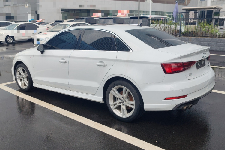 Audi A3 2019 immagine di auto #7