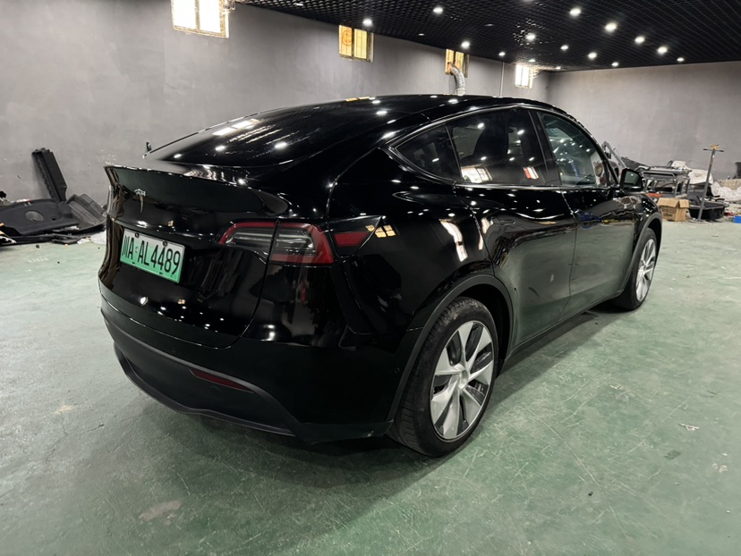 Tesla Model Y 2023 #2 Tesla Model Y 2023 car image #2