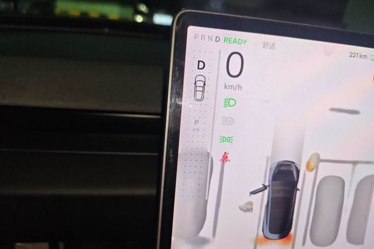 Tesla Model 3 2025 #14 Tesla Model 3 2025 car image #14