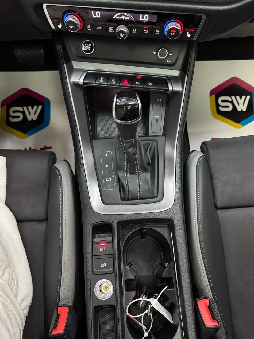 Audi Q3 2022 car image #12