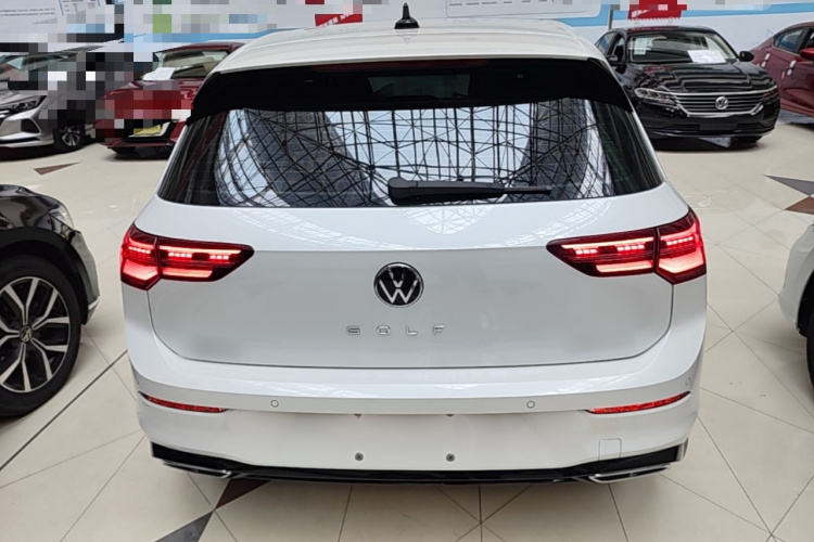 Volkswagen Golf 2024 car image #6