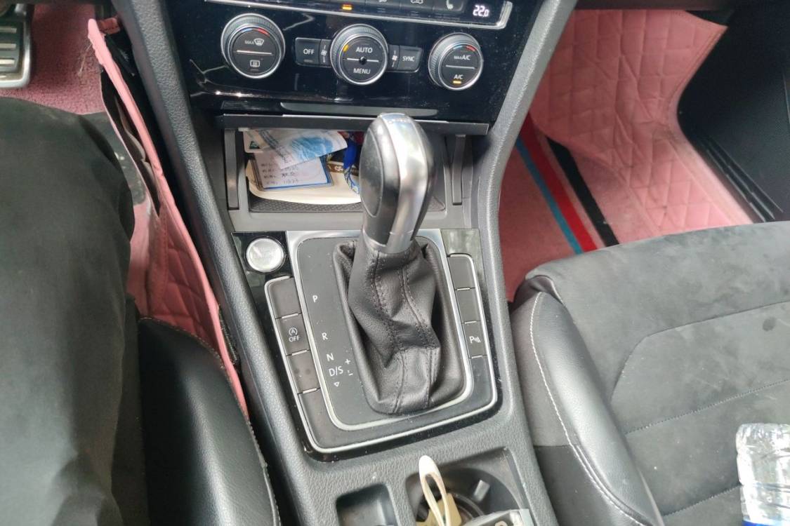 Volkswagen Golf 2014 car image #29