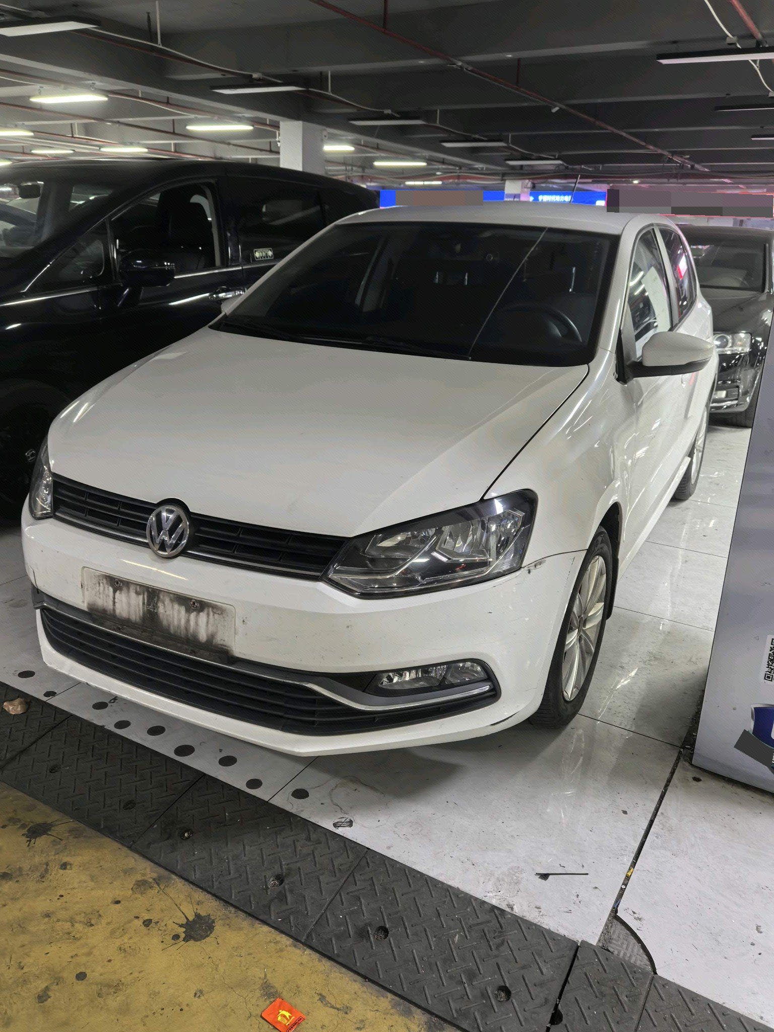 Volkswagen Polo 2015 Volkswagen Polo 2015 car image