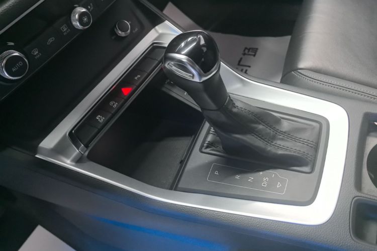 Audi Q3 2019 #14 Audi Q3 2019 car image #14