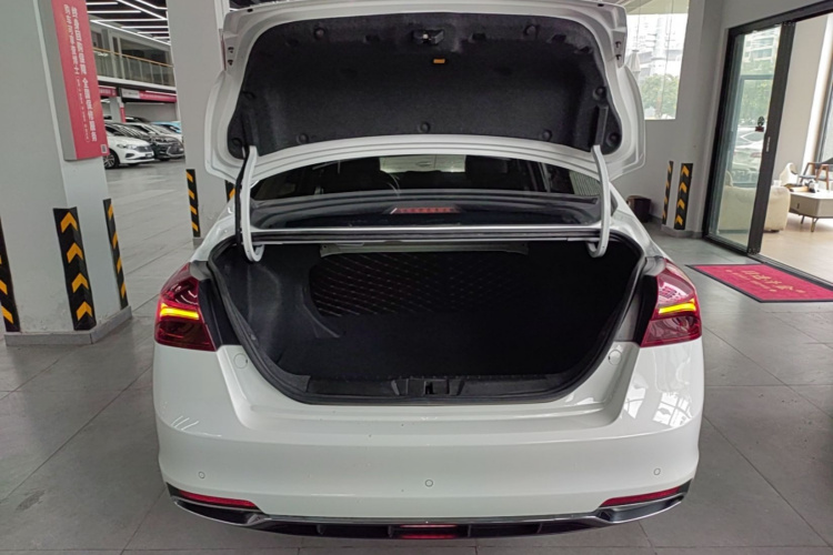 GEELY Emgrand 2020 #19 GEELY Emgrand 2020 صورة سيارة #19