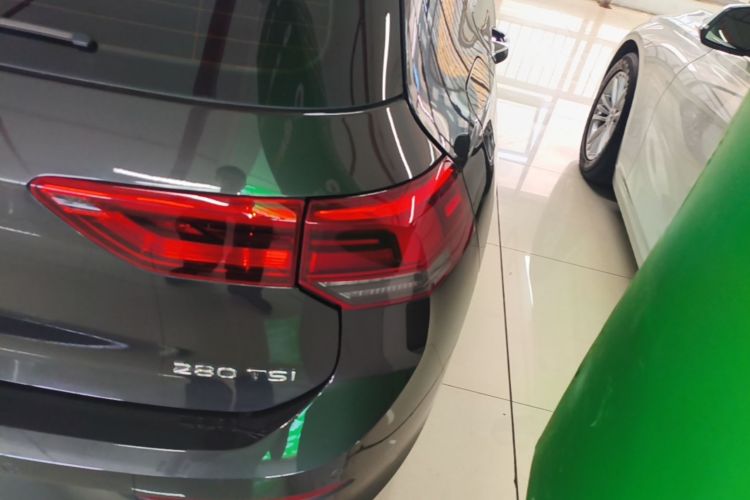 Volkswagen Golf 2022 car image #8
