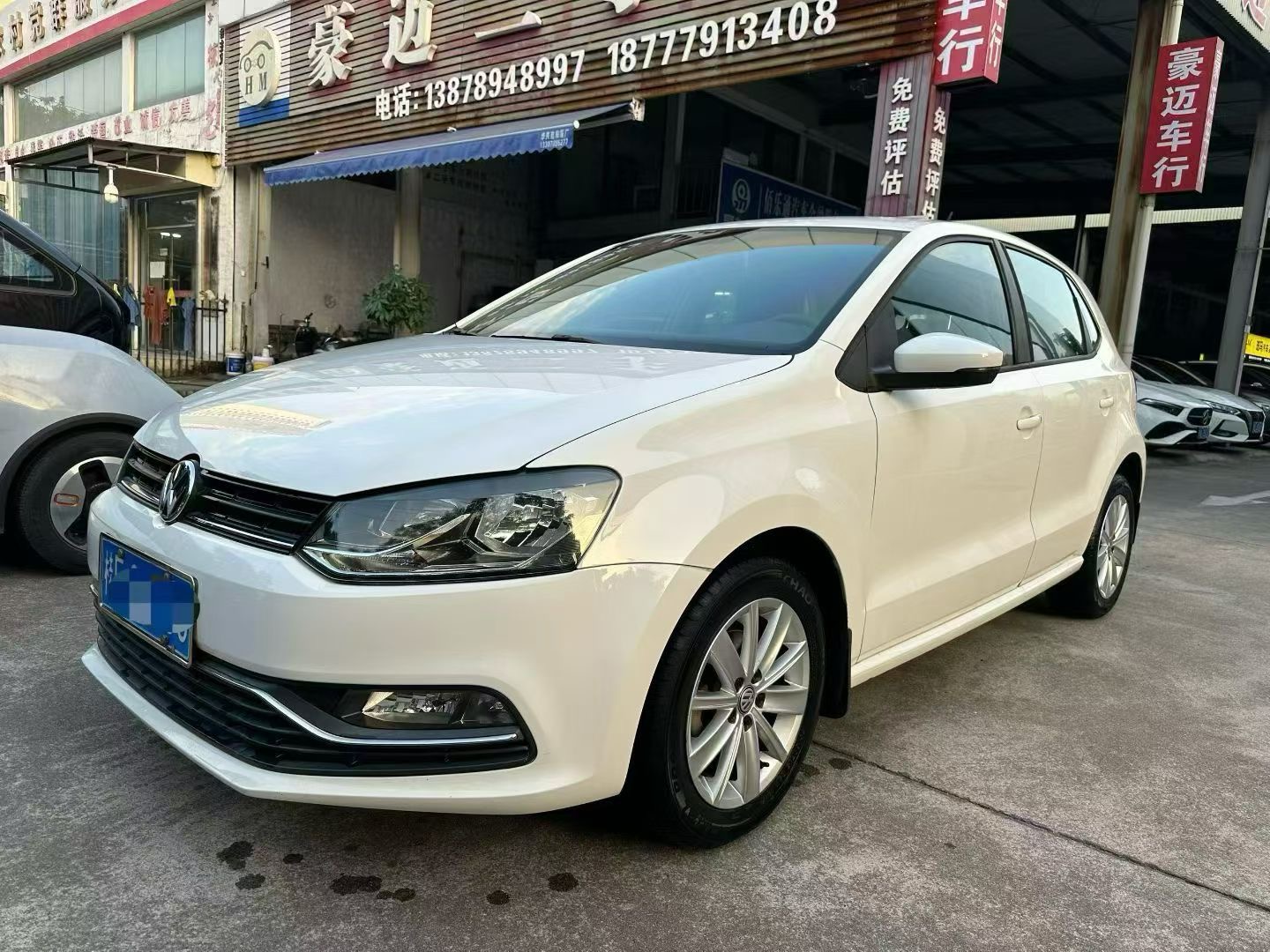 Volkswagen Polo 2015 car image 