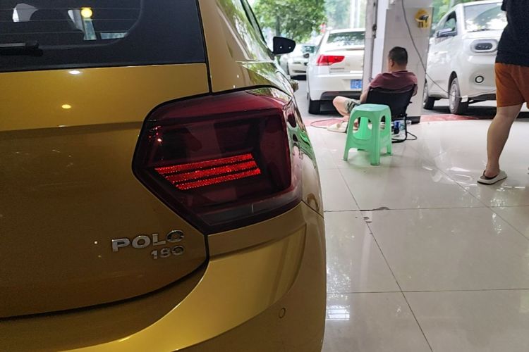 Volkswagen Polo 2019 car image #8