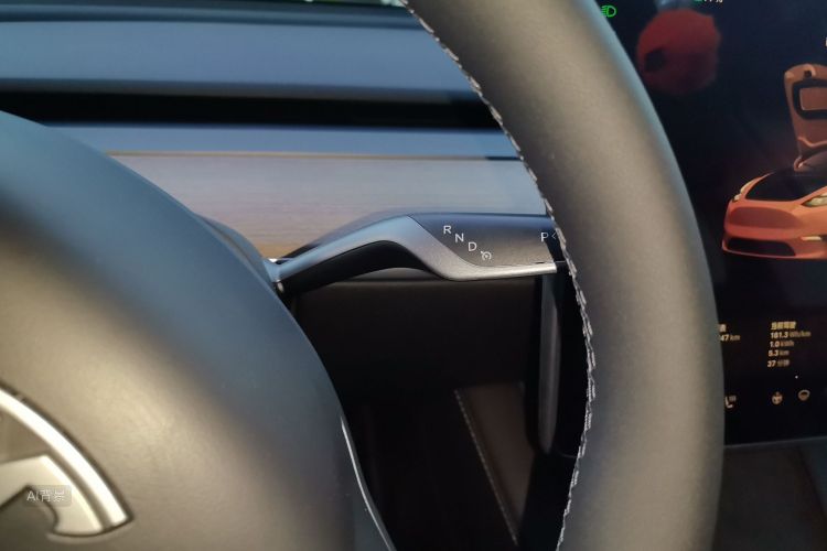Tesla Model Y 2023 #16 Tesla Model Y 2023 car image #16