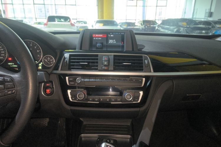 BMW 3 Series GT 2019 car image #17