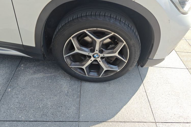 BMW X1 2019 #6 BMW X1 2019 car image #6
