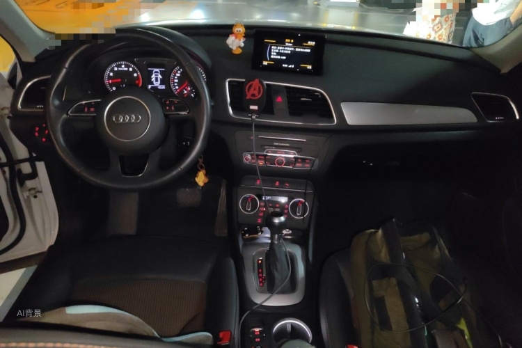 Audi Q3 2019 car image #11